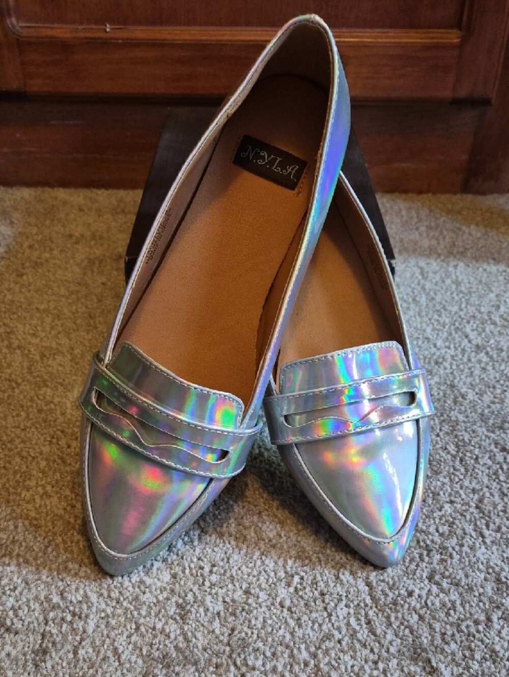 NIB N.Y.L.A. Women's Holographic Iridescent Pointed Loafers - Silver SZ 8